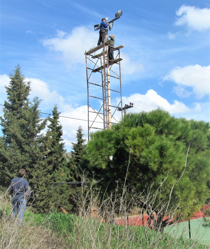 Εργασίες συντήρησης στο χώρο των αθλοπαιδιών - Αποκατάσταση ηλεκτρικού πίνακα - Βελτίωση φωτισμού